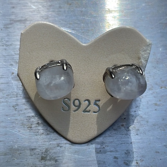 Genuine moonstone .925 studs - Picture 6 of 16